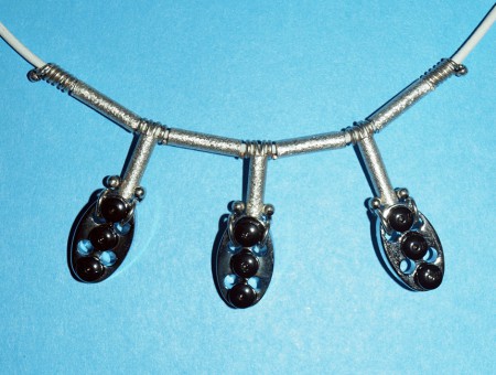 1a  magnet (3600 G), striebro, hematit, koža